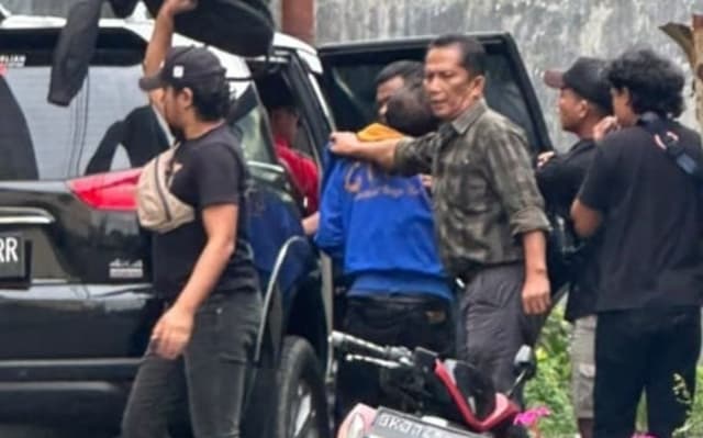 dua_pria_terduga_narkoba_ditangkap_polres_dairi_di_jalan_saroha_sidikalang