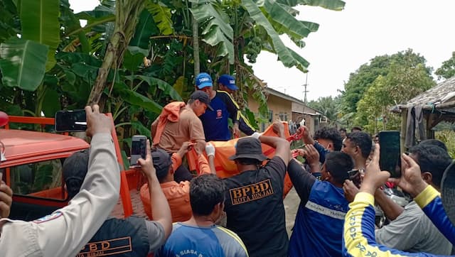 mayat_pria_tanpa_identitas_ditemukan_mengambang_di_sungai_kwala_begumit