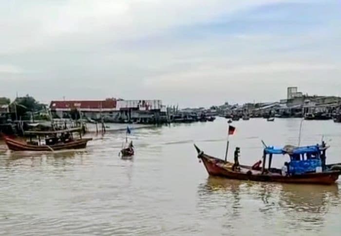cuaca_ekstrem_lumpuhkan_aktivitas_nelayan_batu_bara_pemkab_didesak_beri_bantuan