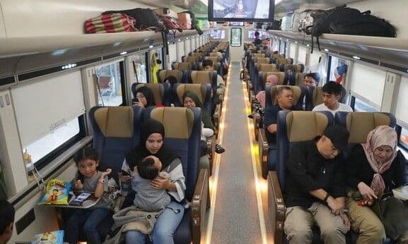 kai_tingkatkan_prasarana_pelni_beri_diskon_nataru_hingga_20_persen