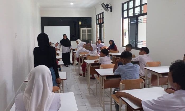 menjelang_hari_guru_fgbsu_soroti_beban_berat_guru_sumut