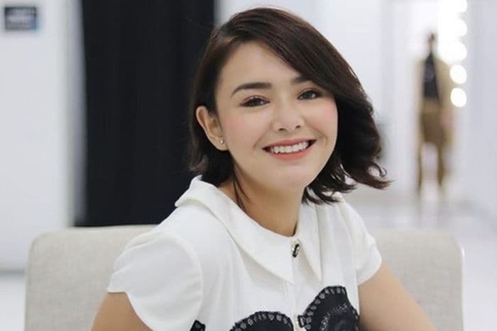 amanda_manopo_rayakan_natal_di_rumah_aja