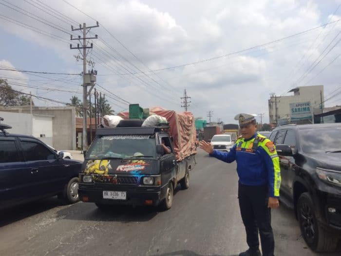 arus_mudik_nataru_di_jalinsum_asahan_terpantau_ramai_lancar