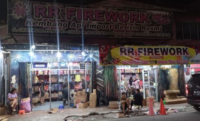 bencana_di_sumut_berdampak_anjloknya_penjualan_petasan_di_medan_