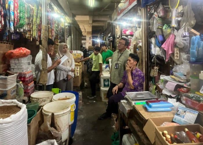 bulog_sumut_sidak_ke_pasar_tradisional_h1_natal_stok_pangan_aman