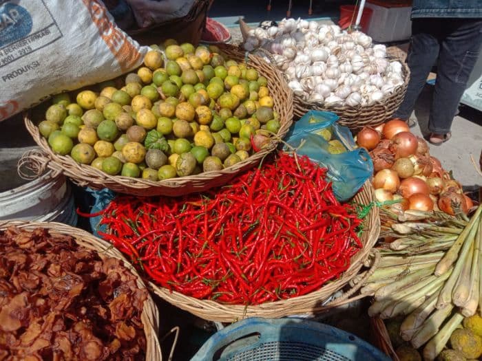 h1_natal_harga_cabai_di_toba_melonjak_bapok_stabil
