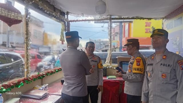 pantau_pos_pengamanan_nataru_di_siborongborong_kapolres_taput_mudahmudahan_tidak_ada_kemacetan