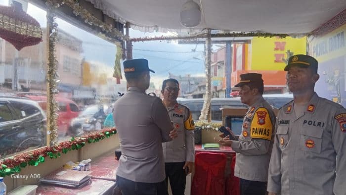 pantau_pos_pengamanan_nataru_di_siborongborong_kapolres_taput_mudahmudahan_tidak_ada_kemacetan