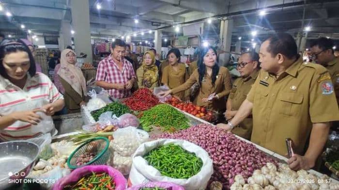 sidak_pasar_jelang_nataru_pemkab_deli_serdang_pastikan_stok_aman