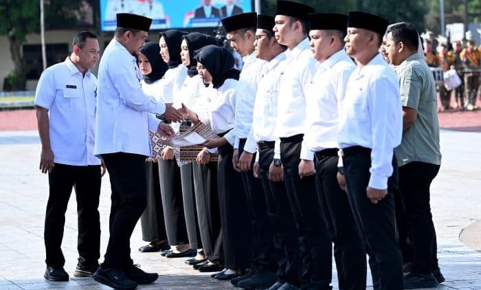 tingkatkan_kualitas_sdm_bobby_angkat_11625_pppk_paruh_waktu_pemprov_sumut