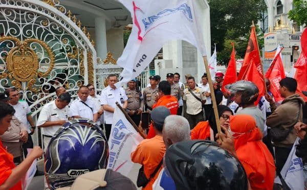 tolak_kenaikan_79_persen_buruh_nilai_ump_2025_sumut_bisa_naik_hingga_95_persen