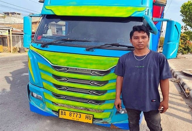 truk_pakan_ternak_dirampok_di_jalinsum_batu_bara_dekat_pospam_nataru_2025