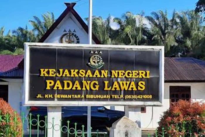 kejagung_periksa_kajari_palas_beserta_dua_bawahannya