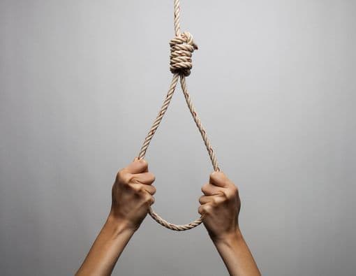 wanita_muda_ditemukan_gantung_diri_di_tebing_tinggi