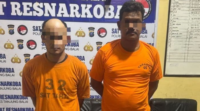 polisi_nyamar_jadi_pembeli_tangkap_dua_pengedar_sabu_di_tanjungbalai