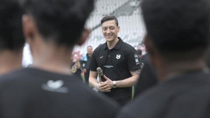 terjun_ke_dunia_politik_turki_mesut_zil_gabung_partai_erdogan_