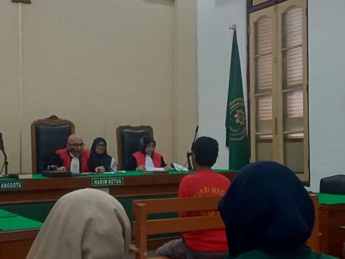 ancam_bunuh_ibu_kandung_fajar_rizky_siregar_divonis_9_bulan_penjara_oleh_pn_medan