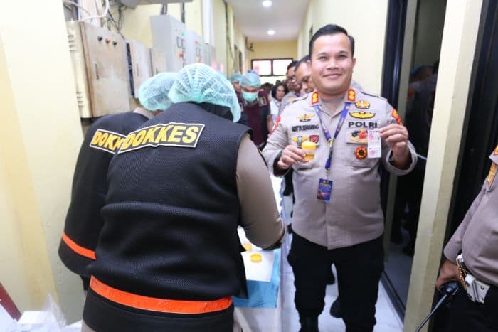 kapolres_labusel_tes_urine_di_polda_sumut