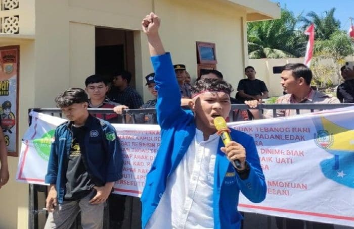 pmii_palas_kritik_kinerja_polres_kasus_pupuk_subsidi_hingga_pembunuhan_dipertanyakan