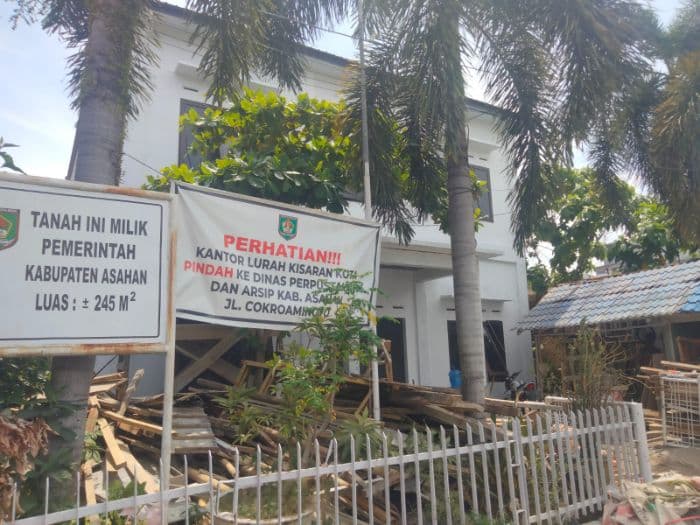 sudah_dibayar_lunas_rehab_kantor_lurah_kisaran_kota_belum_juga_selesai