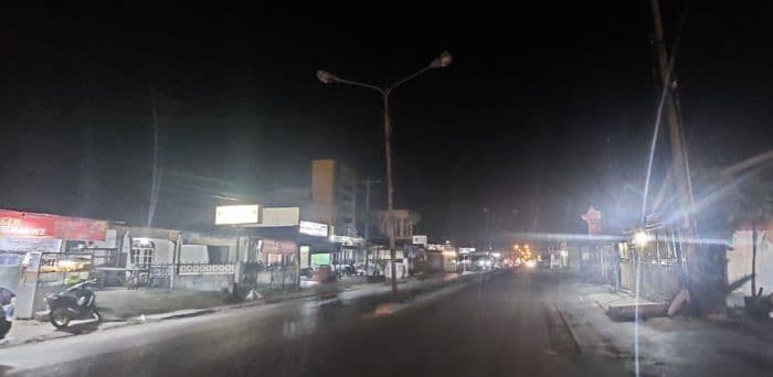 kerukan_aspal_di_jalan_protokol_sidikalang_ancam_keselamatan_warga