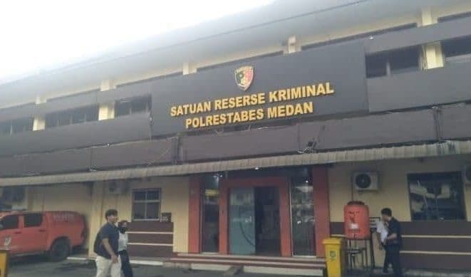 oknum_pp_pn_medan_mangkir_dari_panggilan_polisi_terkait_kasus_intimidasi_wartawan