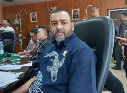 rommy_van_boy_soroti_kabel_semrawut_di_medan_minta_penertiban_menyeluruh