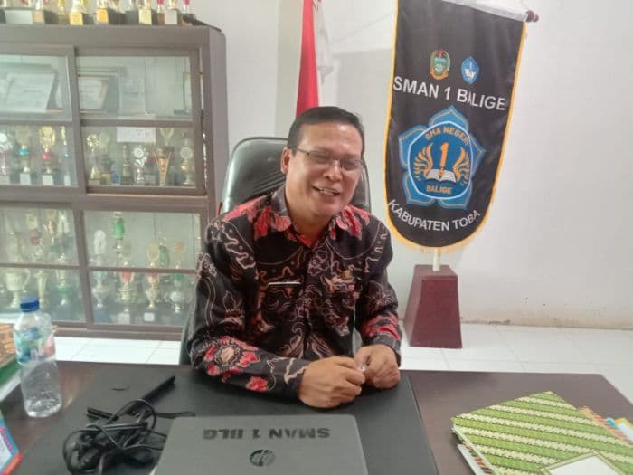 kepsek_sma_n_1_balige_remedial_hak_siswa_untuk_tingkatkan_pemahaman_belajar
