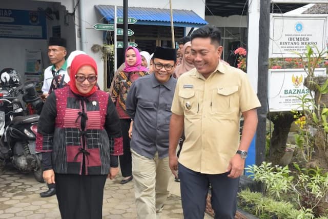 menteri_pppa_apresiasi_koperasi_desa_merah_putih_di_deli_serdang