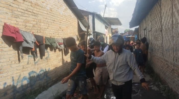 bnn_sumut_gerebek_narkoba_di_jalan_aluminium_raya_medan_deli_16_orang_diamankan