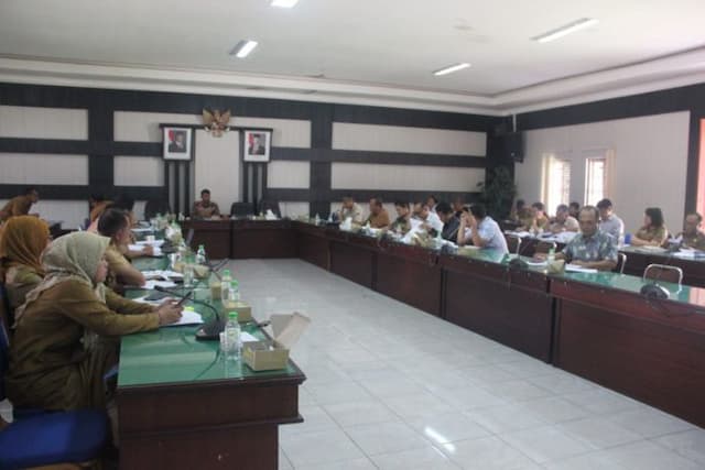 dprd_simalungun_soroti_operator_nagori_tak_digaji_dua_tahun_di_tengah_pembaruan_data_bansos