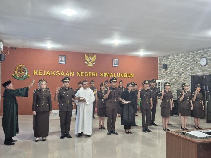 kejari_simalungun_lantik_14_pns_baru_kajari_tekankan_integritas_dan_profesionalisme