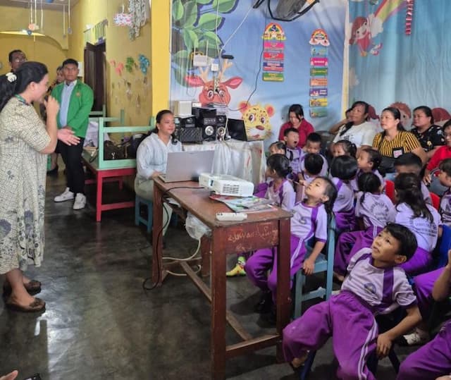 pertengkaran_keluarga_ganggu_mental_anak_dosen_dan_mahasiswa_gelar_pendampingan_anti_kekerasan_di_paud