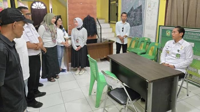 absen_fiktif_25_kali_lurah_sari_rejo_terancam_dicopot