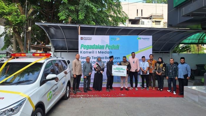 bantu_warga_sumut_pegadaian_donasikan_mobil_ambulans_ke_dt_peduli