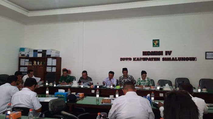 dprd_simalungun_soroti_dugaan_pungli_dana_pip_dan_minimnya_apresiasi_untuk_siswa_berprestasi
