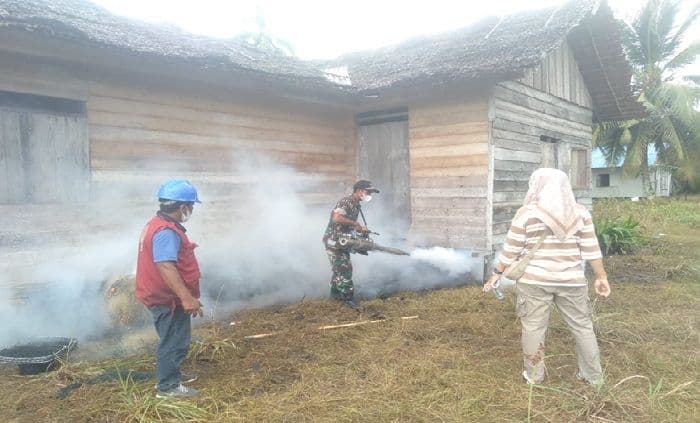 fogging_di_wilayah_rawan_pemerintah_desa_pematang_sei_baru_cegah_dbd