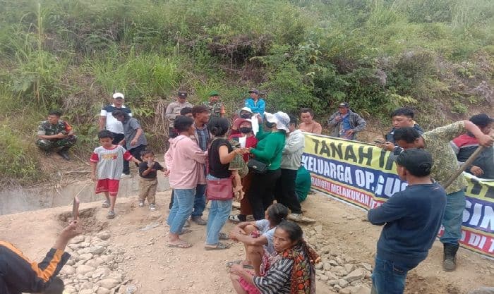 keturunan_gugun_sinurat_tolak_pembangunan_pada_lahan_sengketa_di_toba