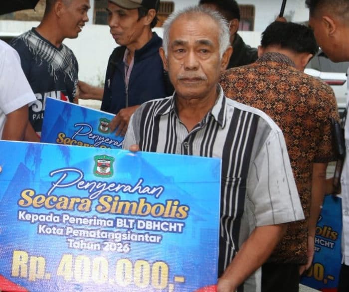 554_warga_pematangsiantar_terima_blt_rp12_juta_per_orang
