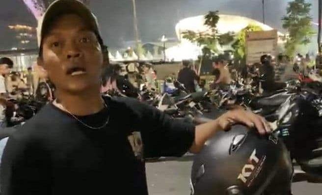 jukir_minta_tak_kunci_setang_sepeda_motor_pengunjung_pos_bloc_medan_hilang