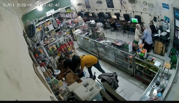 perampok_bersenjata_tajam_gasak_uang_brilink_di_sei_rampah