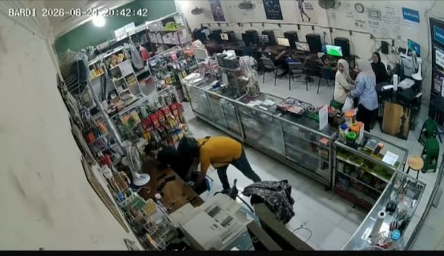 perampok_bersenjata_tajam_gasak_uang_brilink_di_sei_rampah