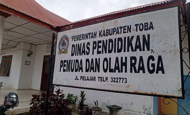 plt_kadisdikpora_toba_bantah_belum_serahkan_berkas_aset_ke_bpkad