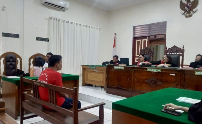 sakit_hati_jadi_alasan_azis_bakar_rumah_dan_curi_emas_hakim_pn_medan_