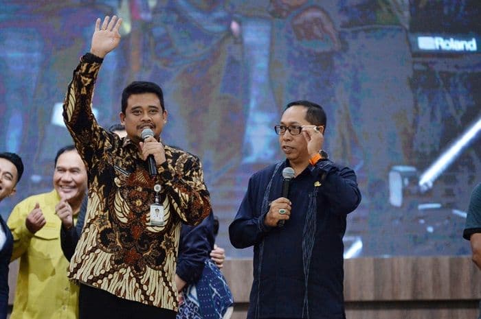festival_kemudahan_dan_perlindungan_usaha_mikro_bobby_nasution_hadiahkan_cicilan_kredit_gratis_setahun_untuk_umkm