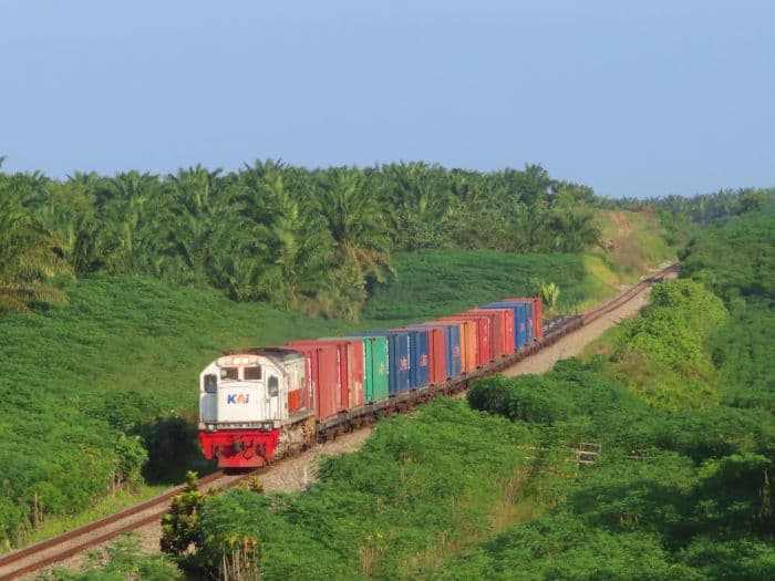 genap_140_tahun_jalur_perkeretaapian_sumut_sejarah_panjang_transportasi_rel