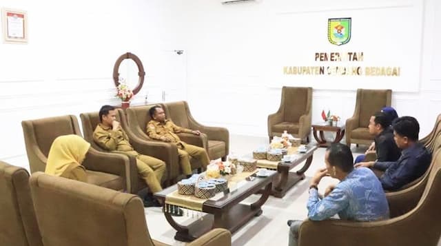 cegah_pernikahan_dini_dan_perceraian_bupati_sergai_sambut_program_edukasi_pranikah_dari_pa_sei_rampah