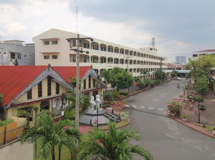 ahli_waris_sebut_uda_memiliki_sembilan_pendiri_yayasan_gedung_kampus_diklaim_berdiri_di_atas_tanah_keluarga