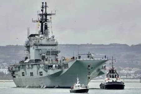 kapal_induk_tni_al_yang_baru_diberi_nama_kri_gajah_mada