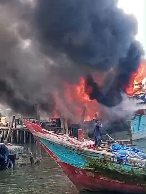 kebakaran_kapal_ikan_berulang_di_gabion_belawan_kpi_minta_pengawasan_kkp_dievaluasi